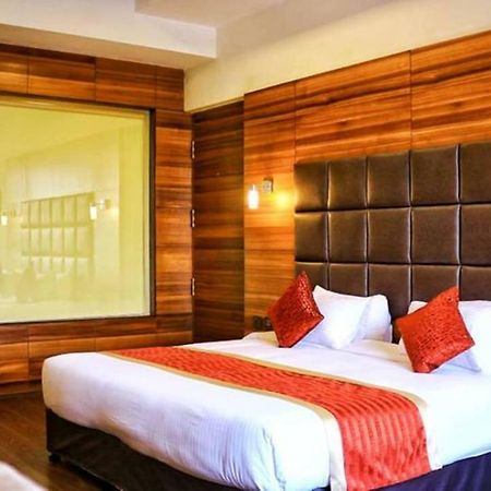 City Park Resort Bahādurgarh Esterno foto
