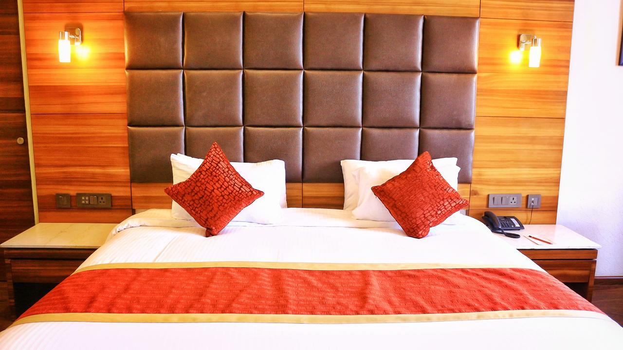 City Park Resort Bahādurgarh Esterno foto
