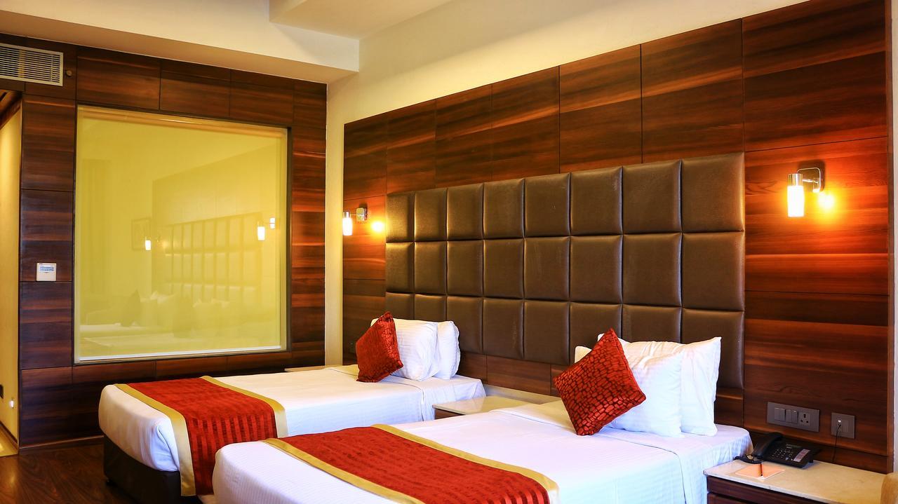 City Park Resort Bahādurgarh Esterno foto