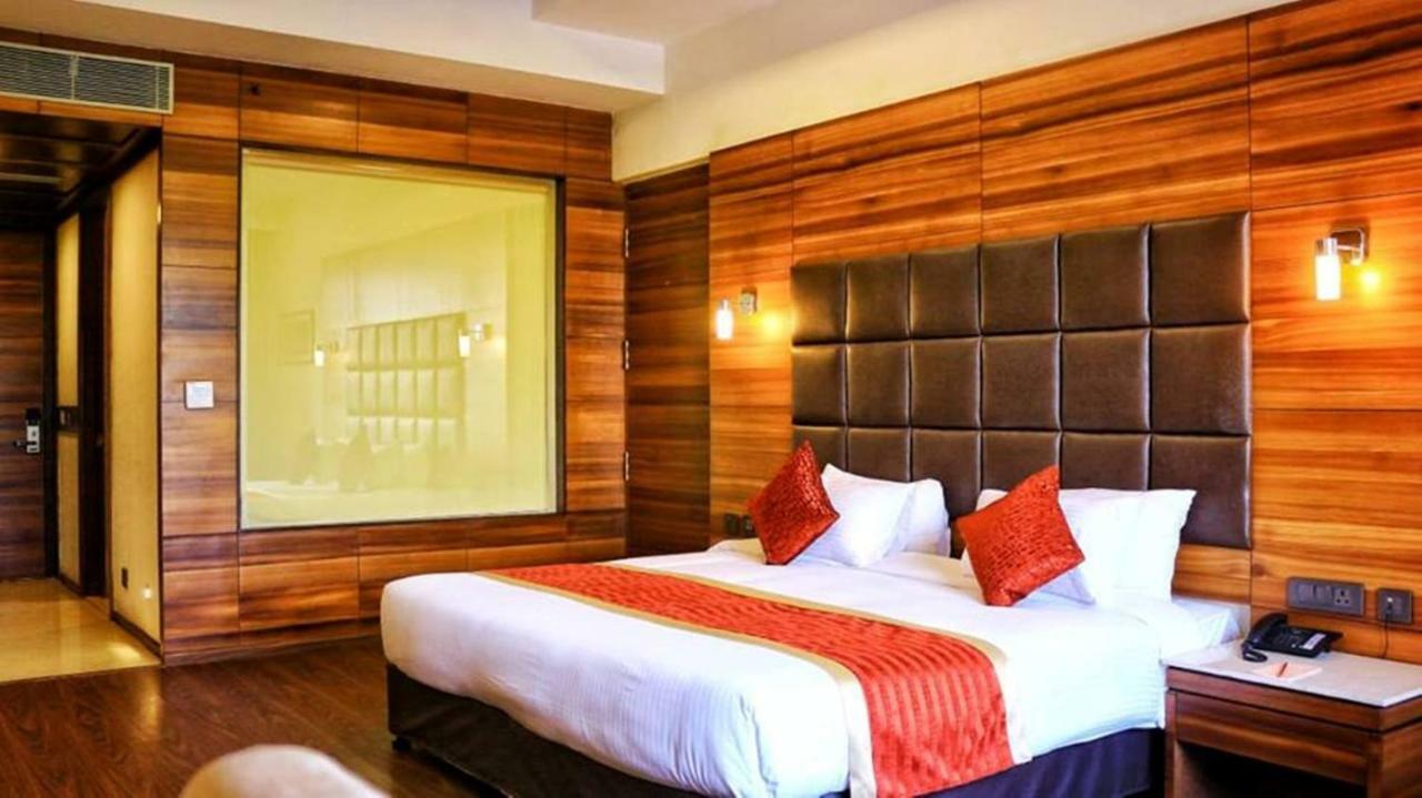 City Park Resort Bahādurgarh Esterno foto